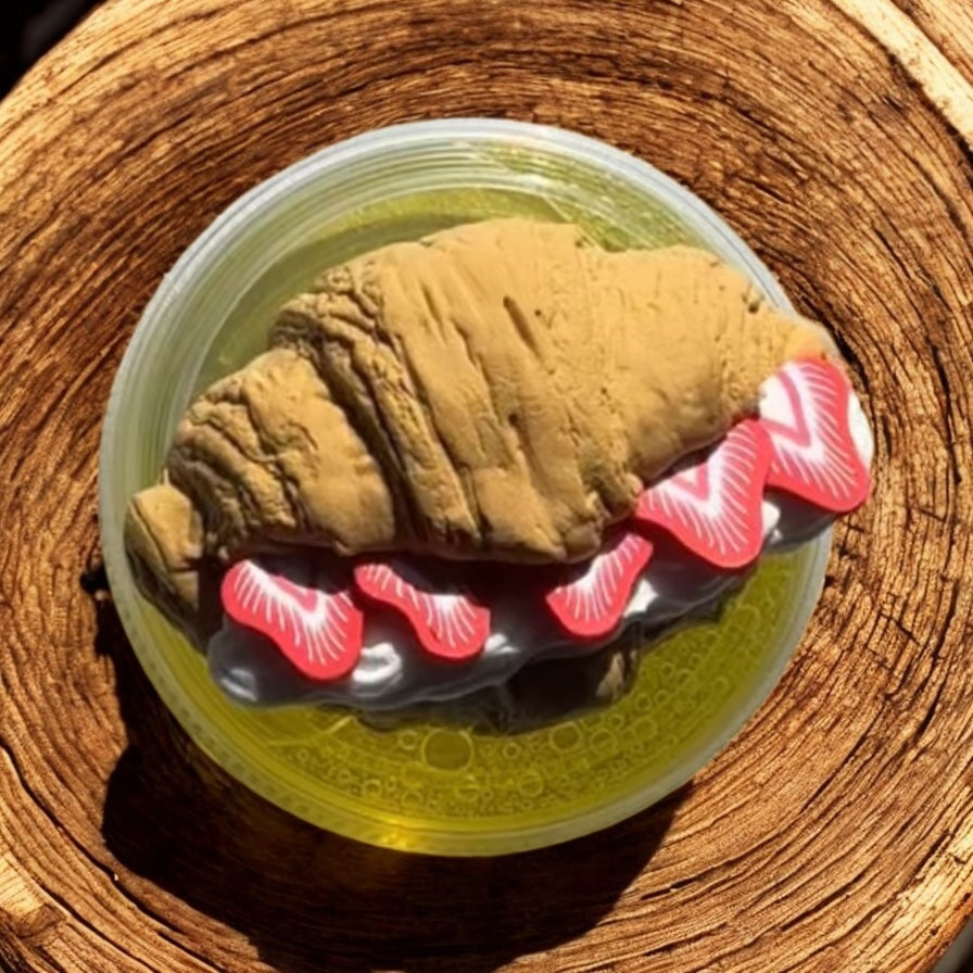 šStrawberry Cream Croissantš„