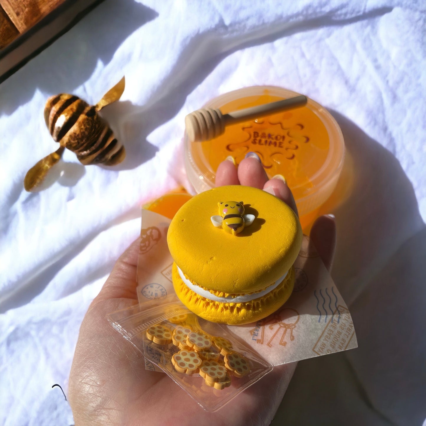 Golden Honey Macaron DIY Slime